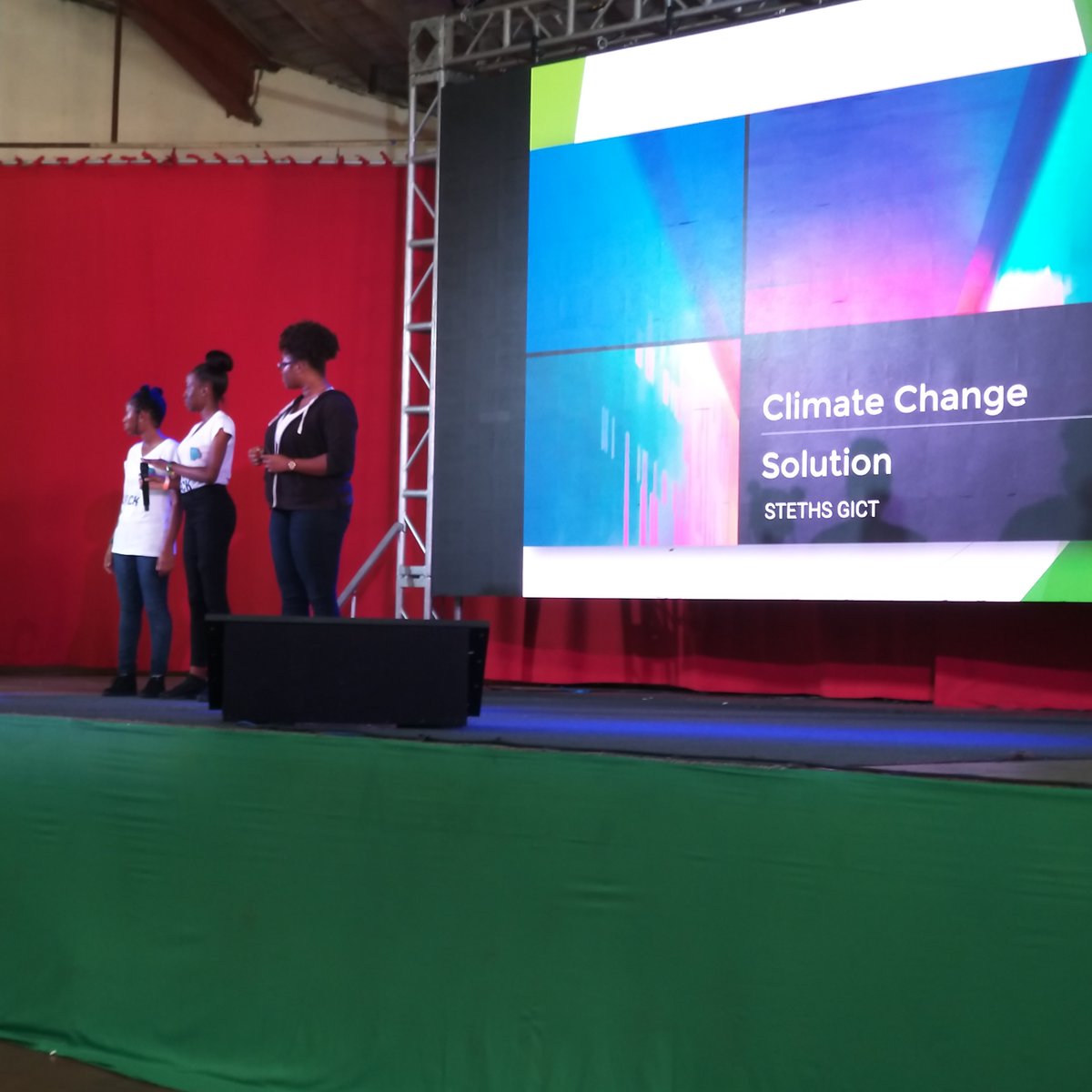 ncuGirlsinICT's tweet photo. @StethsGICT just took the show!! You go girls! 🙌 https://t.co/AlKVw8i5WC