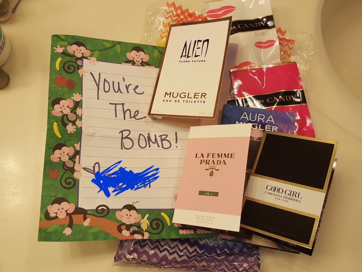DLG9101965's tweet photo. What a neat gift! 💚 The bath bomb is history, but I am still having fun with the perfume samples. (Final review: Can you find the compound sentence?) #writingispower https://t.co/HErA3g3ilH