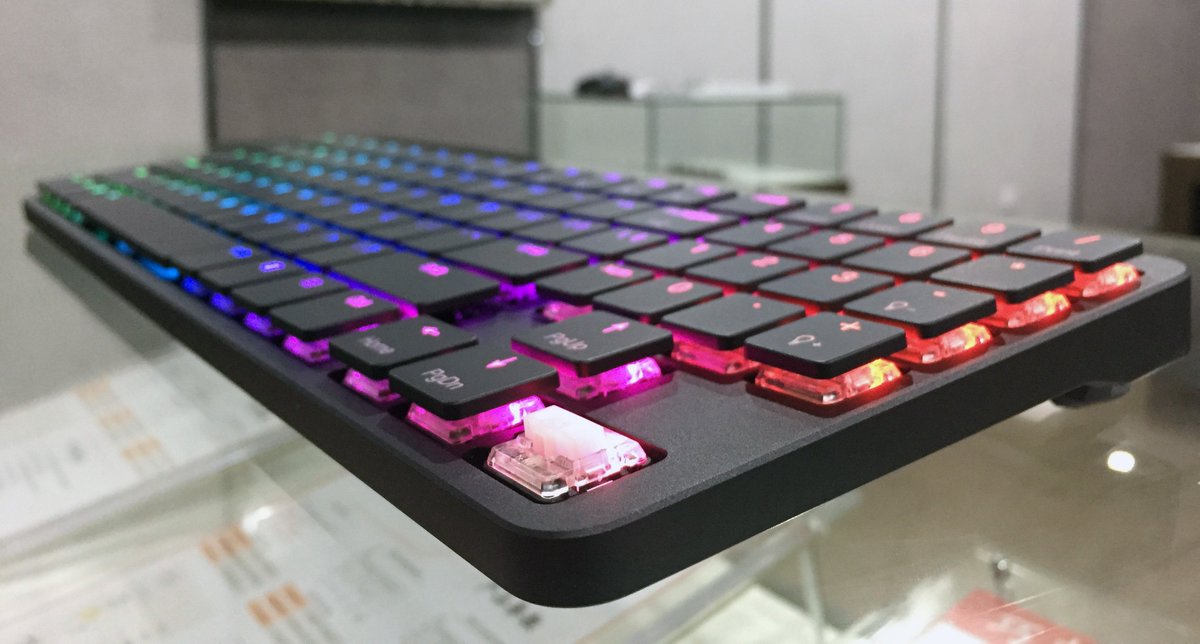KailhSwitch's tweet photo. 😍😍😍Ultra-Thin Keyboard,which suit for office and gaming.
Oops,my bag is too small,otherwise I can take it in my bag easily when I go out for work.😉
#kailhswitch
#KailhChocSwitch
#LowProfileSwitch
#X1MechanicalKeyboard
#MechainicalKeyboard
#Gaming https://t.co/F9qQ7lfgK9