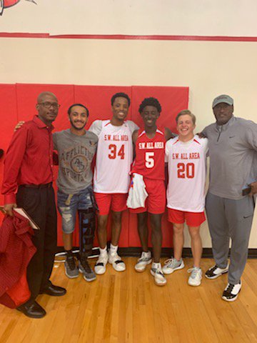jamarlockhart12's tweet photo. We came from the SW Impact and finished with the SW All Area game. @Kevwilson122 , Tip, R.J. Sam. P, Spann(who no 1 could find)..love y'all. Since kids I've been with you and expect even more as life is being tackled! Thank you fellas.
#ProudCoachingMoment
#Impact4Ever https://t.co/nomB1bLe8K