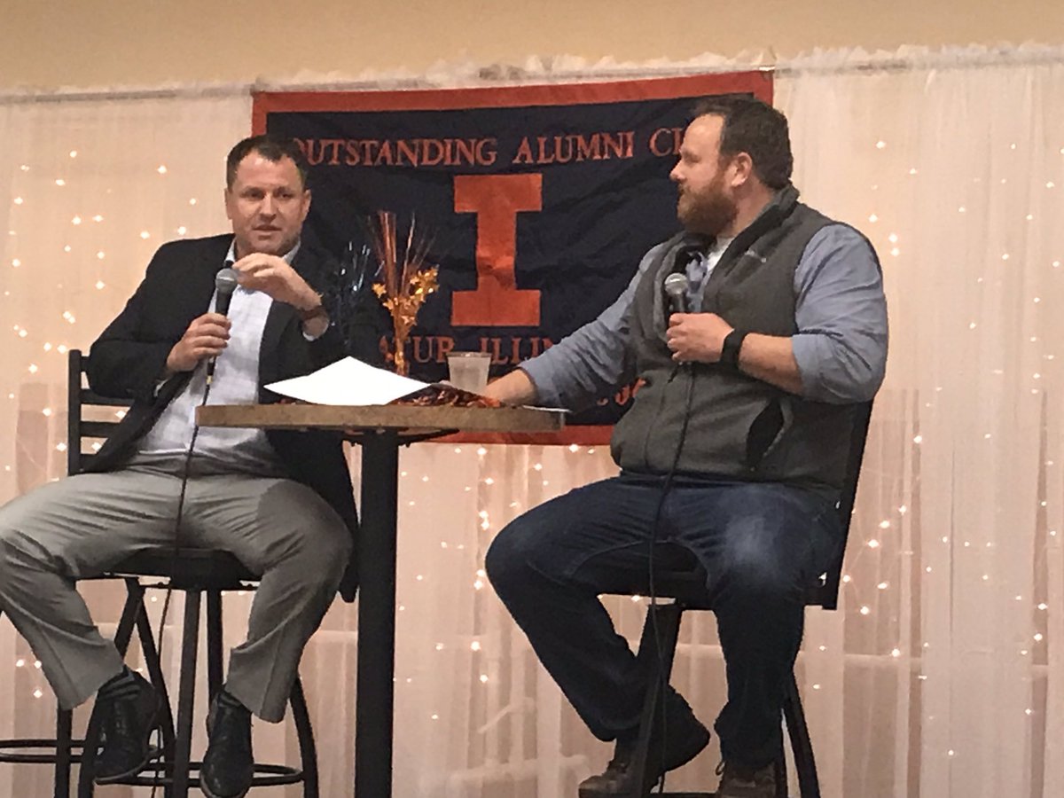 IlliniWood's tweet image. Had a fantastic time with @LovieSmith @Alexander_Geoff  and @JustinSpring at the @DecaturIllini 3rd Annual Illini Celebration Dinner.  Big shout out to @NowDecaturMatty for an entertaining show.