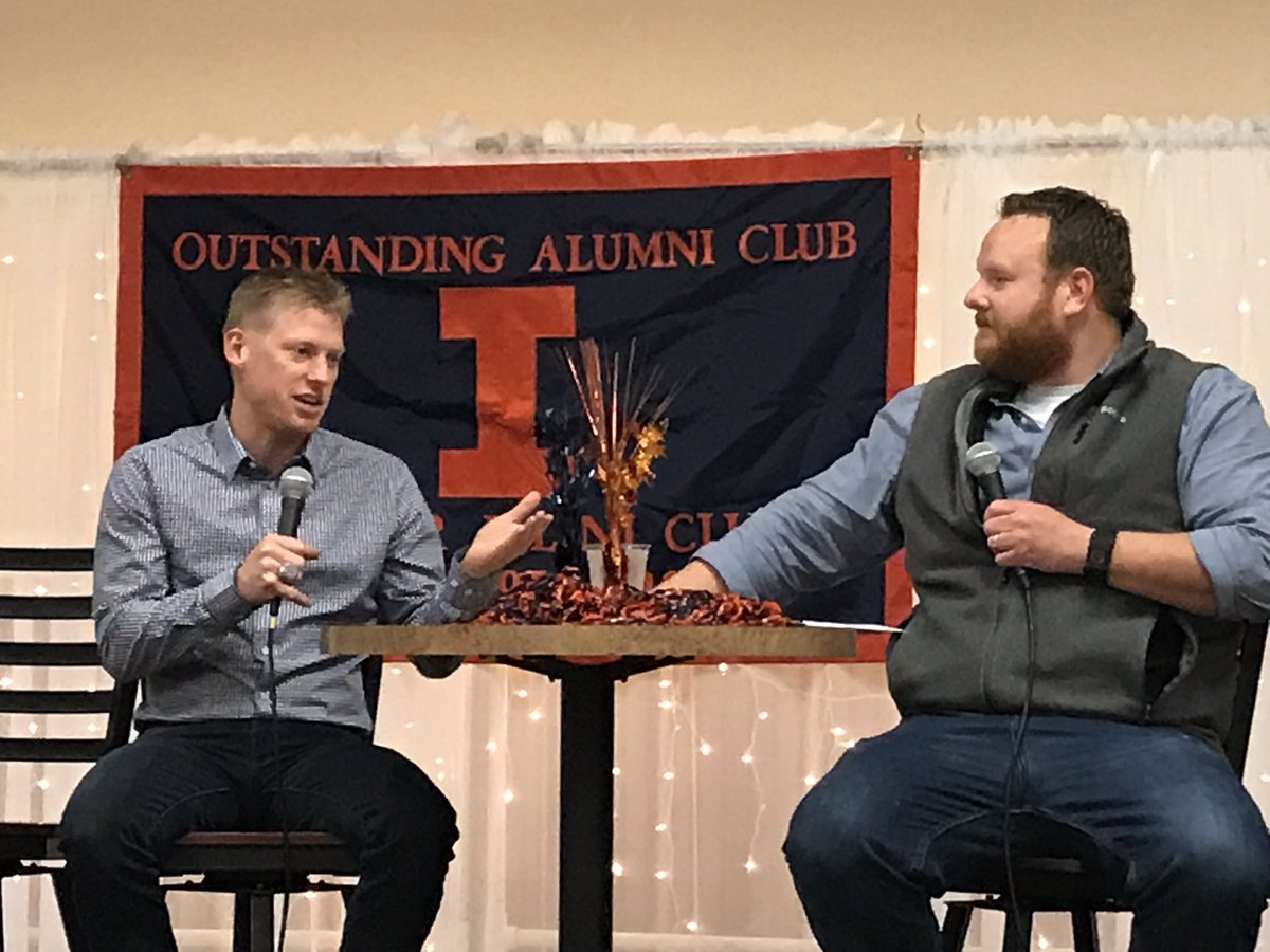 IlliniWood's tweet image. Had a fantastic time with @LovieSmith @Alexander_Geoff  and @JustinSpring at the @DecaturIllini 3rd Annual Illini Celebration Dinner.  Big shout out to @NowDecaturMatty for an entertaining show.