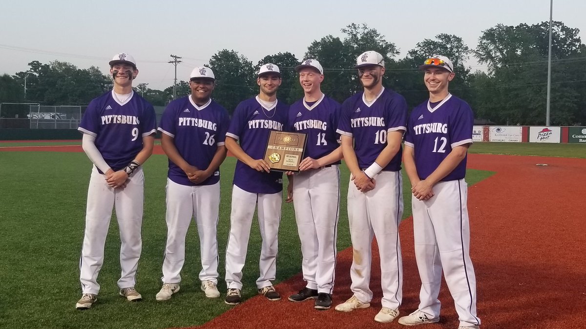 davewiemers's tweet image. Proud of the baseball Dragons...especially these Seniors and @Bdub_09 who finally get their shot at 5A State Tournament @PittHSBaseball