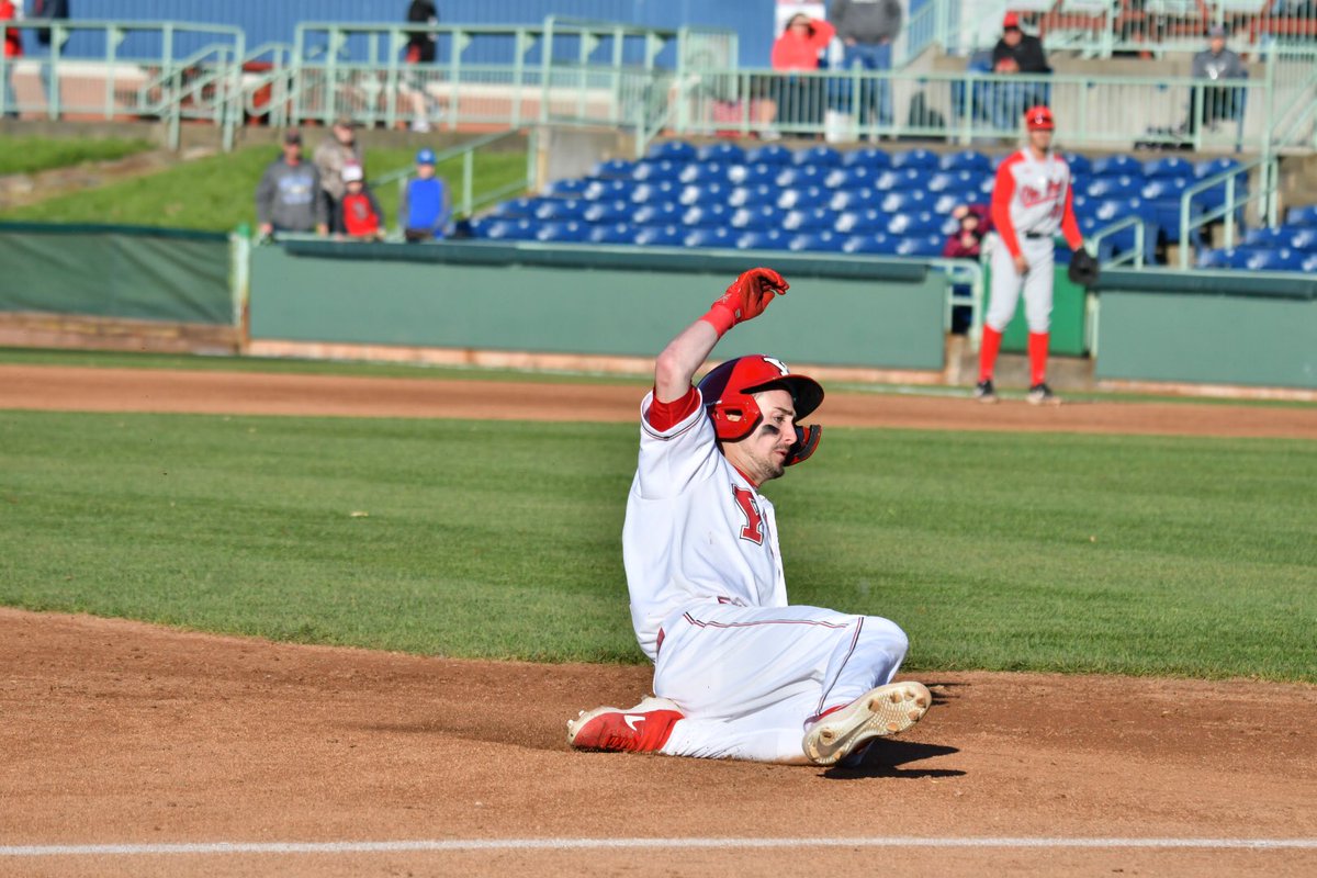 YSUBaseball's tweet photo. 📸 of Cameron Murray’s record-tying stolen base in the bottom of the third inning courtesy of @RobertHayesPix 

Our next steal will break the single-season school record of 104, set in 1970!

#GoGuins🐧 https://t.co/czomkFQq7X