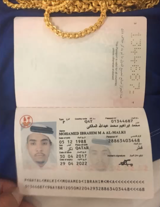 abdullah100001's tweet photo. @snad2022Q @KuwariSales ياجواري الترك والفرس القمع والظلم خلاكم تسطون علي محلات الذهب في الخارج😂😂😂😂😂😂😂😂😭😭😭 https://t.co/XdDsA5Q0q8