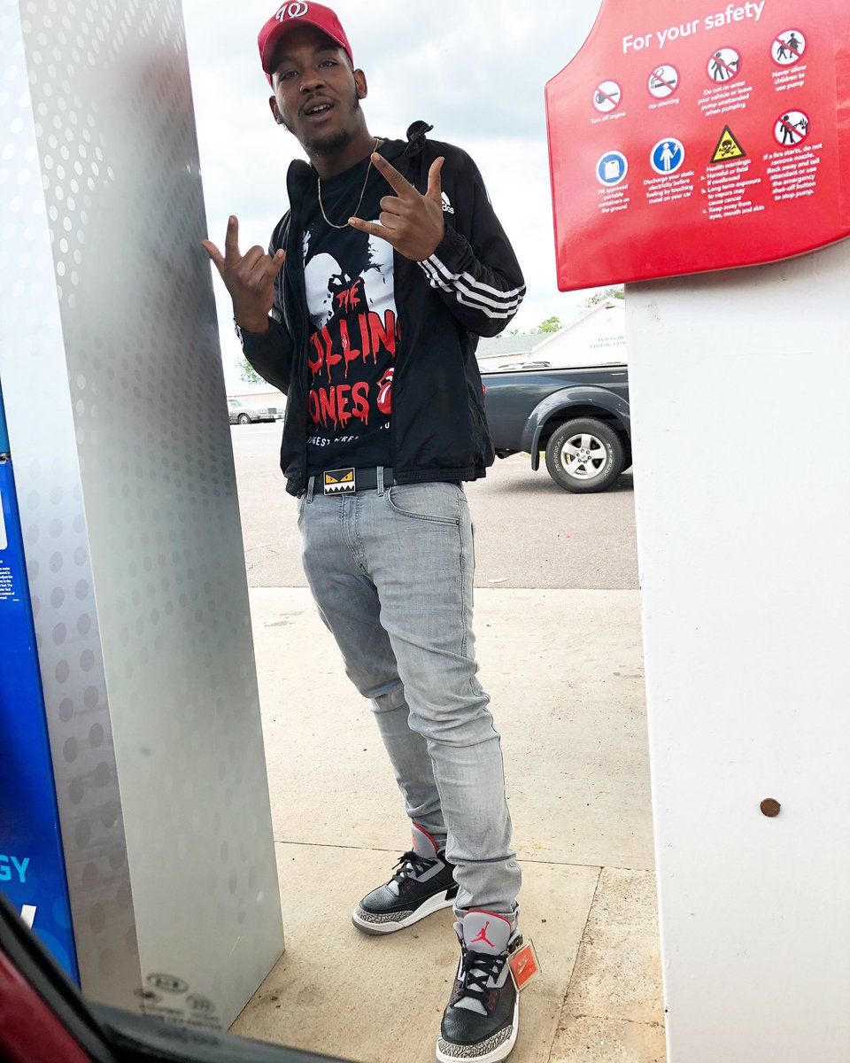 Zone10GeePromo's tweet photo. I Got That ⛽️ Pull Up To Da Pump 🤘🏾💨 #ZONE https://t.co/hxb17xL6xs