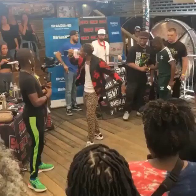 DJANONYMOUSDRG's tweet photo. @kingdyfl freestyle in front of @realsway 🔥🔥 #dadecounty #randomstuffmarketing #randomstuffmusic #hiphop #rap #music #rapper #trap #love #dj #producer #beats #rnb #artist #djs #dance #newmusic #hiphopmusic #art #soundcloud #party #follow #like #rappe… https://t.co/fiYgca4Swb https://t.co/94tl3mVBMk