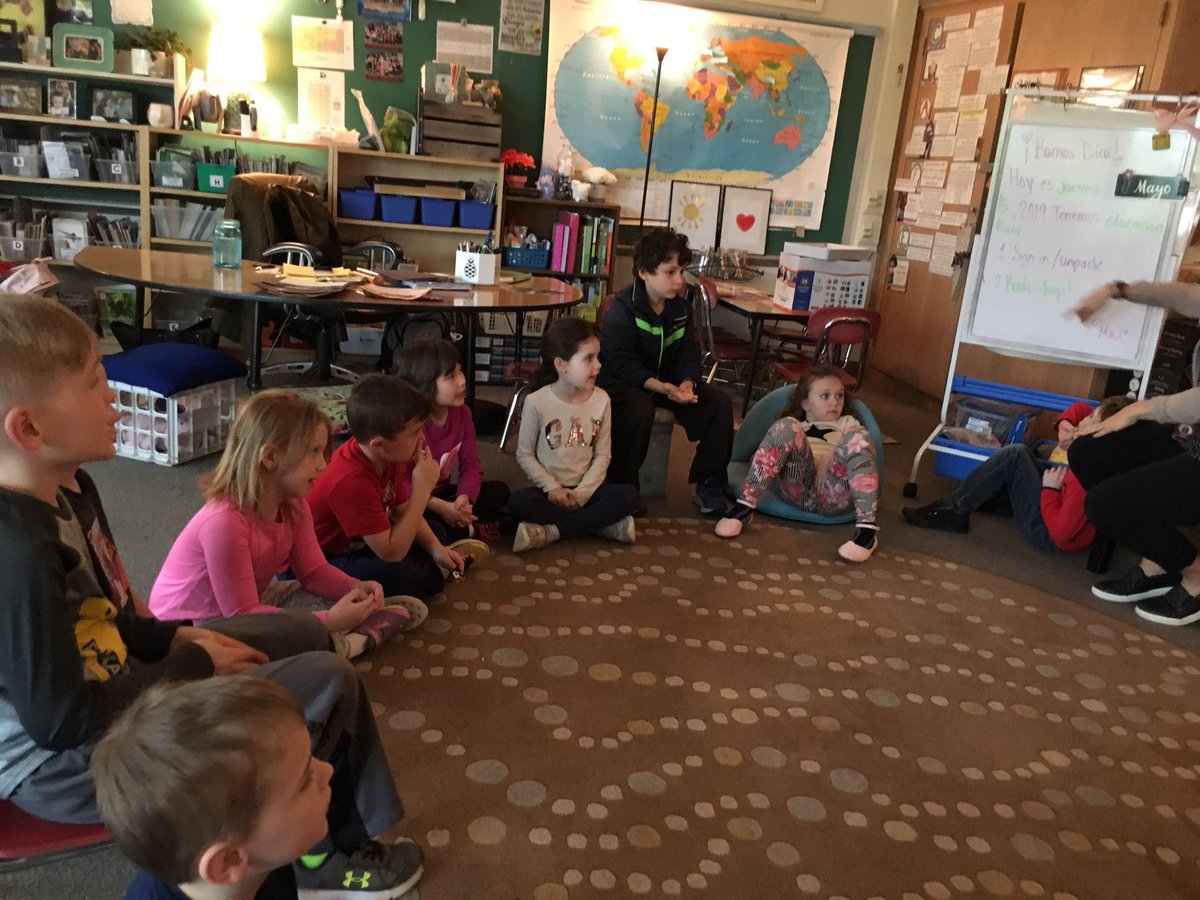 southhillhawks's tweet photo. Check it out: morning meeting in Spanish! Proud of these first grade hawks who read, speak, listen and understand in a new language! https://t.co/mFGZpuIdkB