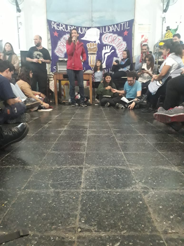 AdemysPrensa's tweet photo. Participamos de la asamblea del #Normal5
Exigimos:
▫️RETIRO INMEDIATO DE LAS DENUNCIAS.
▫️NO A LA IMPLEMENTACIÓN DE LA UNICABA.DEFENSA ABSOLUTA DE NUESTROS 29 PROFESORADOS.
SI TOCAN A UNX RESPONDEMOS TODXS https://t.co/PQ94mSsX0P