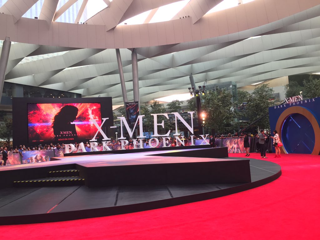 Mr_ManuZurita's tweet photo. Ya estamos aquí en #XmenFanEvent #DarkPhoenix estarán presentes #JessicaChastain y #SophieTurner https://t.co/3WHQLfIoqY