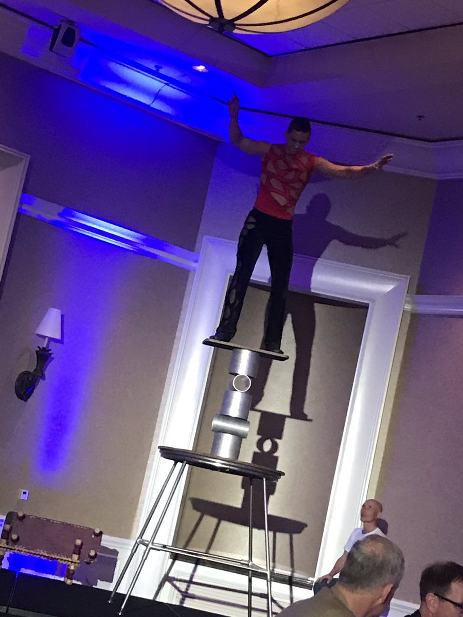 BusInsLEsola's tweet photo. In a room full of risk people. https://t.co/ggprtEMd4h