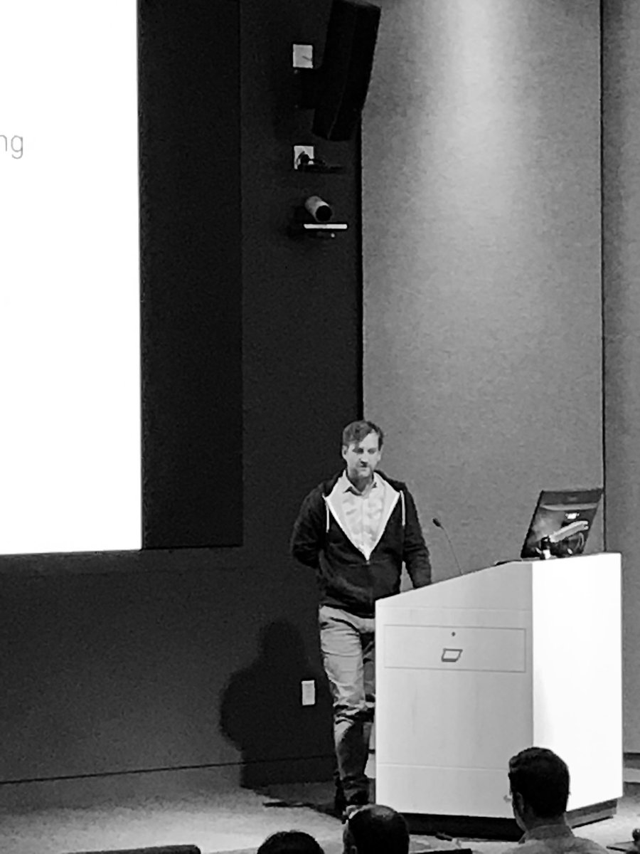 ibracham_'s tweet photo. Predictive modeling of co-evolving growing population by @EvolSci at #mathonc19 https://t.co/LqIcJzUAVN