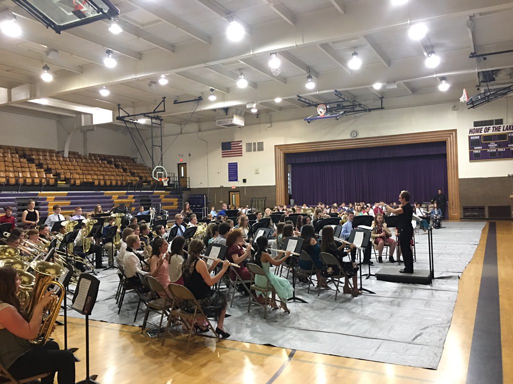mstacey79's tweet photo. @cmslakers CMS Band concert tonight! Man...we have some talented kids! #CMShowtime https://t.co/wanBCZVdCU