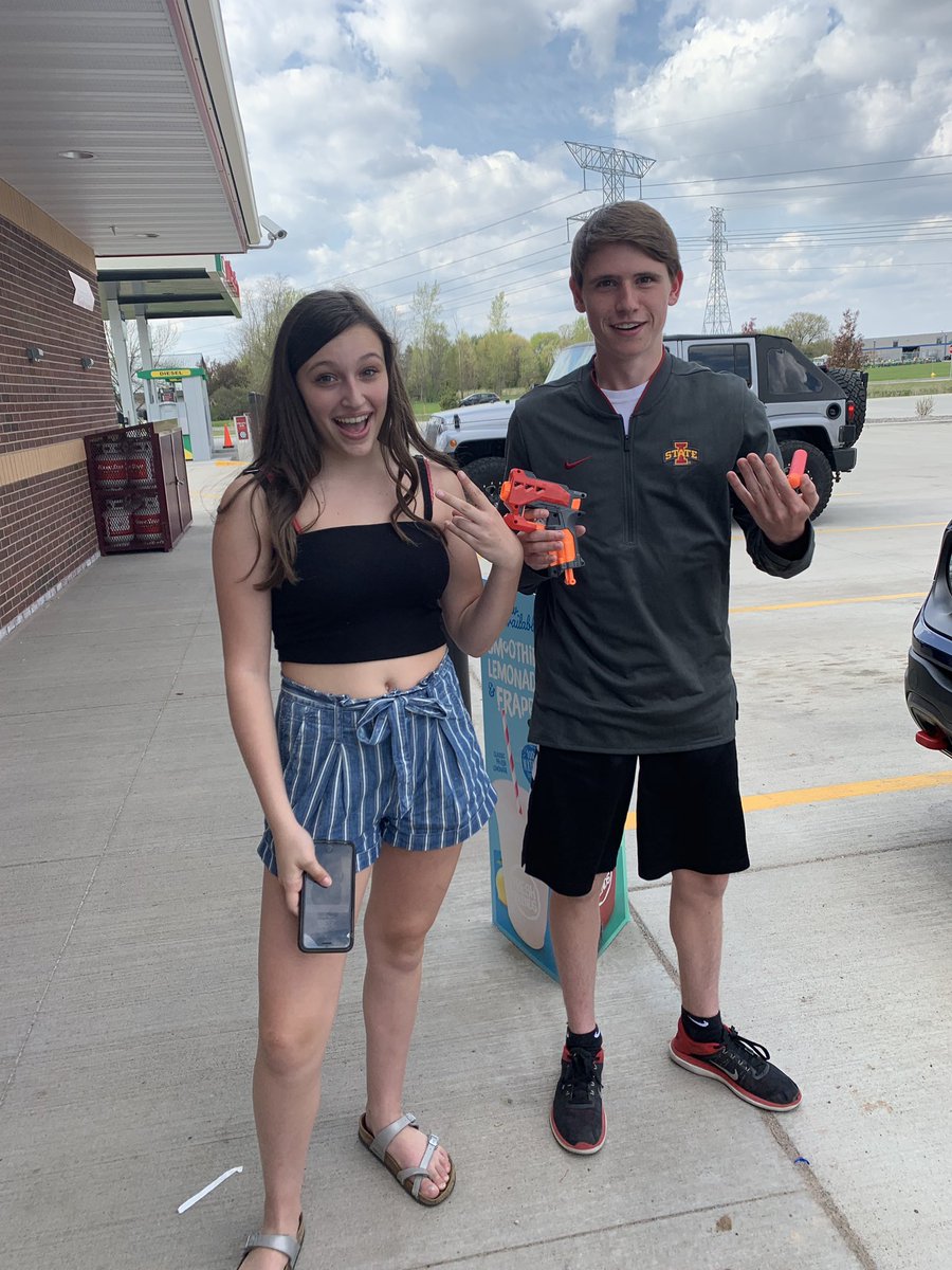 FreshSupreme2's tweet photo. Michael Fronczak kills Emma Kindler @StillyNerf2019 https://t.co/rc02fGVMbd
