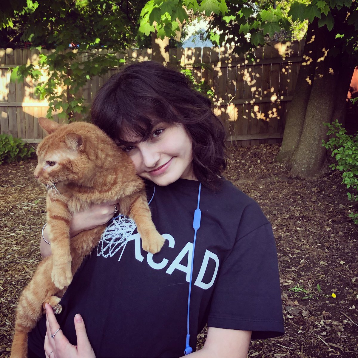 SamSpeakerGuy's tweet photo. N has decided to take her talents to Grand Rapids and will attend Kendall College of Art and Design. It was a hard choice and #KCAD won her over. Never been prouder, never been more anxious and not sure when I got this old. Congrats Nini! #Grapids @KCADofFSU https://t.co/A9bAmRPmYj