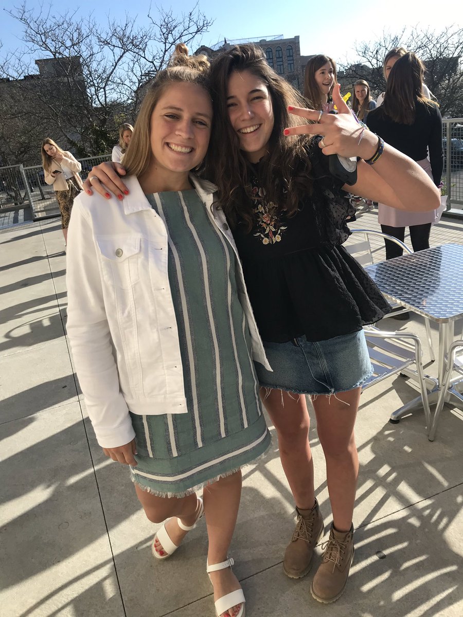 slhsss19's tweet photo. Julia gets Eva !! https://t.co/iJ3BU4UYxq