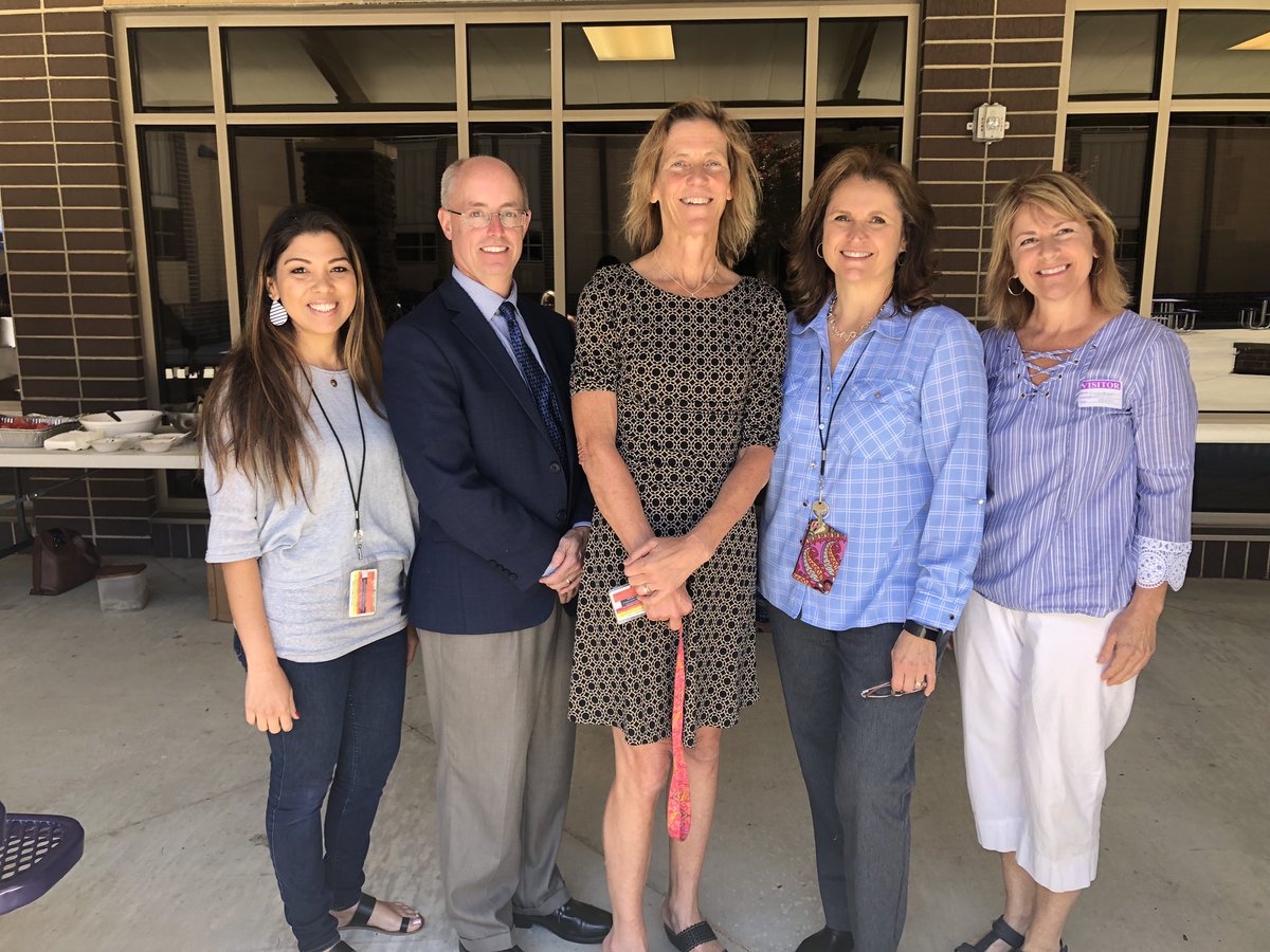 SC_TOTY's tweet photo. A great day visiting classes and faculty @WalhallaHS Thank you to the @WalhallaHighSIC for celebrating these amazing teachers. Congratulations to the Class of 2019. Go make a difference! #ntoy19 #sctoy19 https://t.co/bLPiTvrPrF