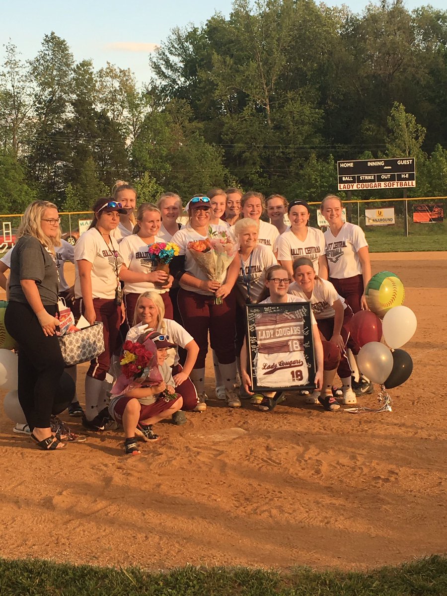 CoachJoePatLee's tweet photo. BC girls softball doing work tonight. Picking up the win on Senior night. Great job ladies. #weareBC 🥎🥎🐾🐾 https://t.co/oYVUQFE4bF