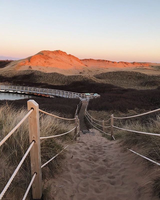 Greenwich at sunset? Nothing better!🌤🙌
Photo by <a href="/kristin/">Kristin 🌱</a>.hood