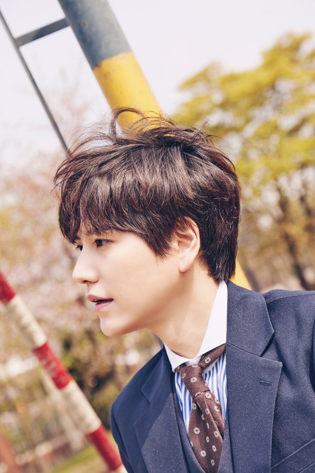 eKOREA2's tweet photo. 💙RT抽プレ💙

#キュヒョン ソロアルバム
#TheDayWeMeetAgain 🌿

⚠1次予約限定価格🉐
あと少しで終了予定😭💦

🚨1,650円で手に入るのは今だけ‼️

大人気受付中🛒
⇒https://t.co/bNclAKja3F
2種setも👏🏻

フォロー&amp;RTで #SJ 公式グッズ抽選1名様に🎁
#SUPERJUNIOR #KYUHYUN #규현 #너를_만나러_간다 https://t.co/8jrN1uWVX8