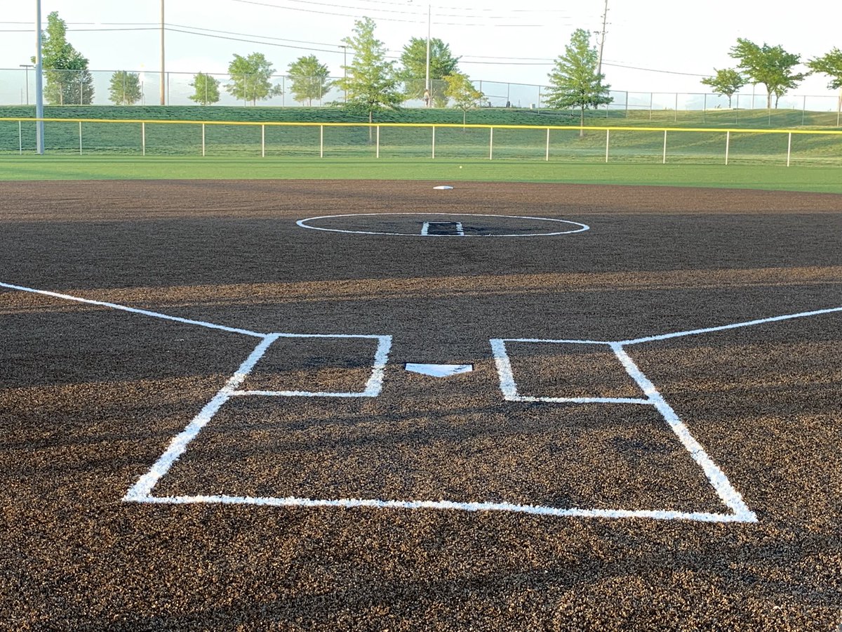 Royalblues5's tweet photo. Hey @DerbyAD and @DerbySchoolsKS Look what Gardner Edgerton High did with extra bond money...turfed the baseball and softball fields for both Varsity and JV and they turfed the Soccer field too! 5 fields! #powerofnegotiation https://t.co/Qhcv8wmklr