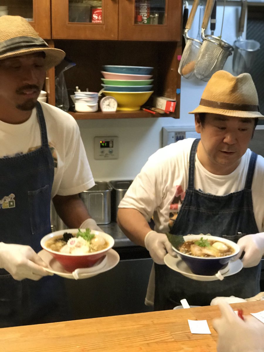 おはようございます。
ムタヒロ堺東店です。

マイブームは断捨離です。
今、家にある1番高価なものは釣竿でした。捨てられないんです、これが。

さて、本日も23時まで皆様のご来店をお待ちしております。