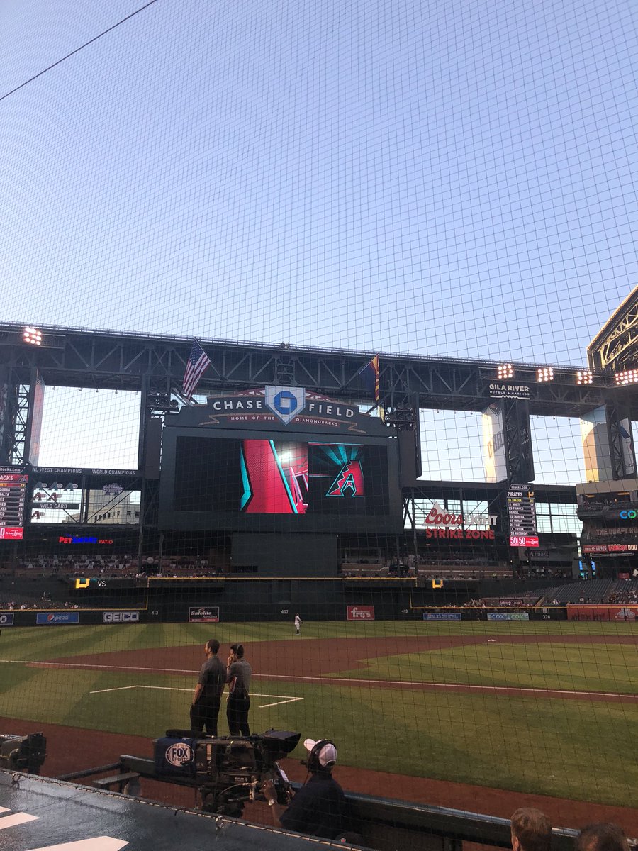 VanessaROnAir's tweet image. It’s a beautiful night for baseball!! #work #ingamehost #az #baseball #fun 🎤