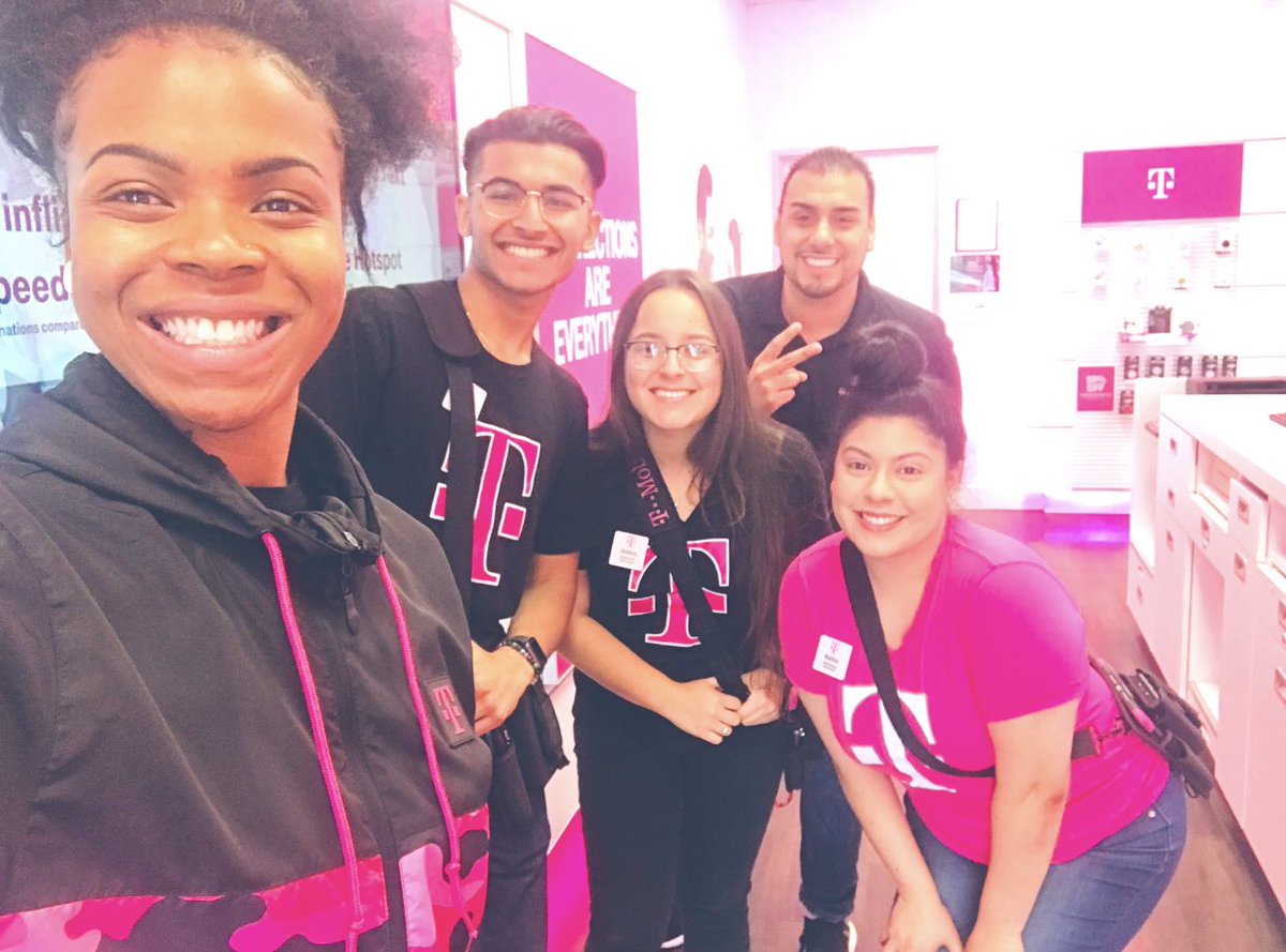 BallMarley15's tweet photo. Live for TODAY, and embrace all the amazing things in front of you. I FREAKIN ❤️ My Team‼️Thank you @MGonzal186 for visiting SJD #WeWontStop #SJD #BEENWOKE #LevelUP #TRUEEXPERTS https://t.co/eB3EqwFz7n