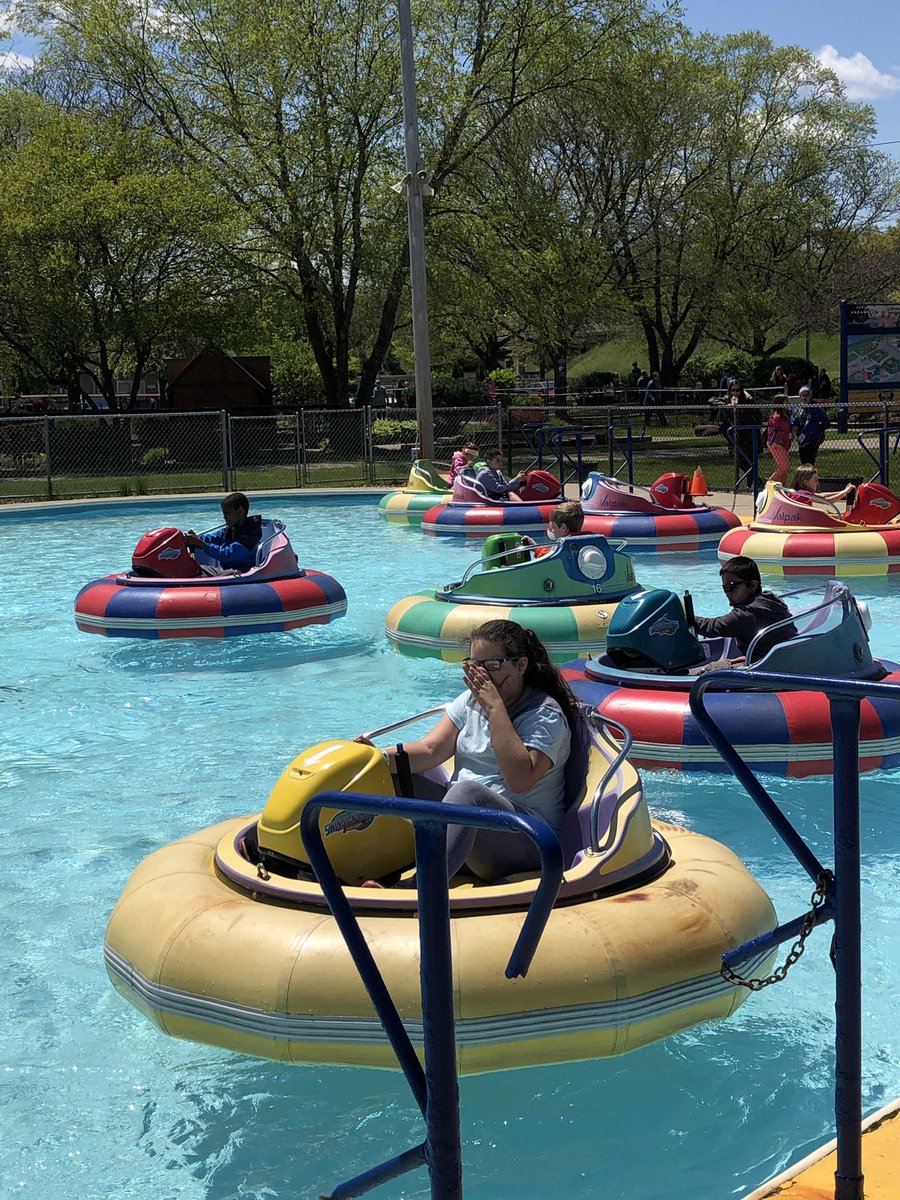 4th graders had a blast at <a href="/swings_n_things/">Swings-N-Things</a> today on their field trip!  The fifth graders turn is tomorrow!