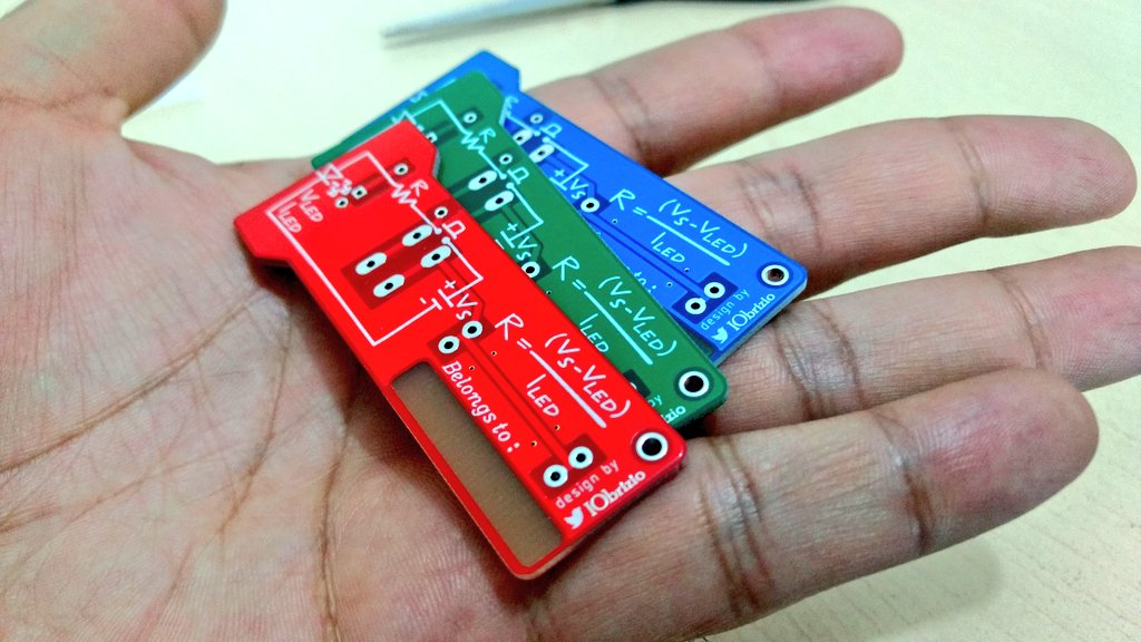 IObrizio's tweet image. No pude esperar a mañana para armar una lámparita.

🤖🔦pcbway.com/project/sharep…

#IcanSolder #contest by @PCBWayOfficial 
#diy #STEAM #makersgonnamake #LED #flashlight #MakerFaire #PCB #PCBdesign