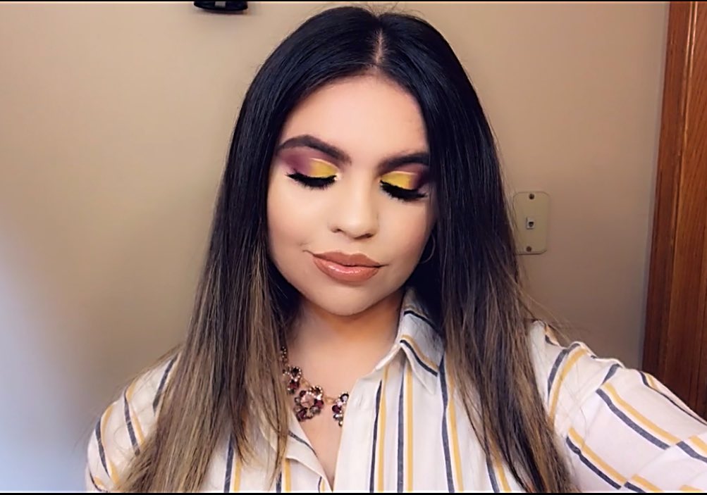aaaiidil's tweet photo. I try to do colorful eyeshadow. 😅 #makeup #eyeshadow https://t.co/8Dkk1ufKrL