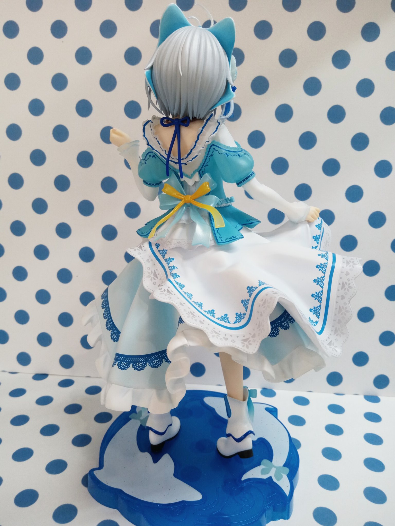 コトブキヤ 電馬 シロ：像 Amazon.co.jp: 電脳少女シロ 1/7スケール PVC製 塗装済み完成品