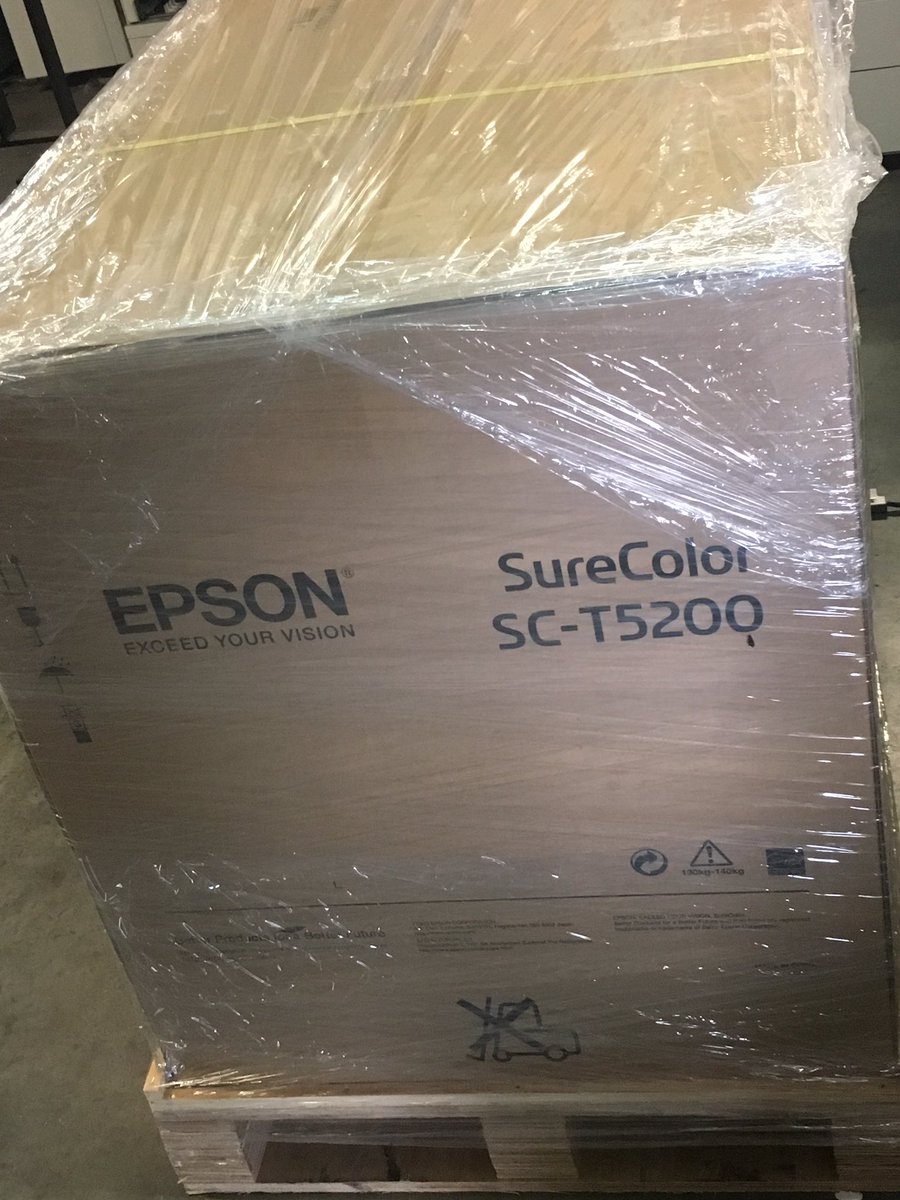 martindooling's tweet photo. Got some unboxing to do #EPSON #bigprints #aussieED https://t.co/2cGNhJrQ4N