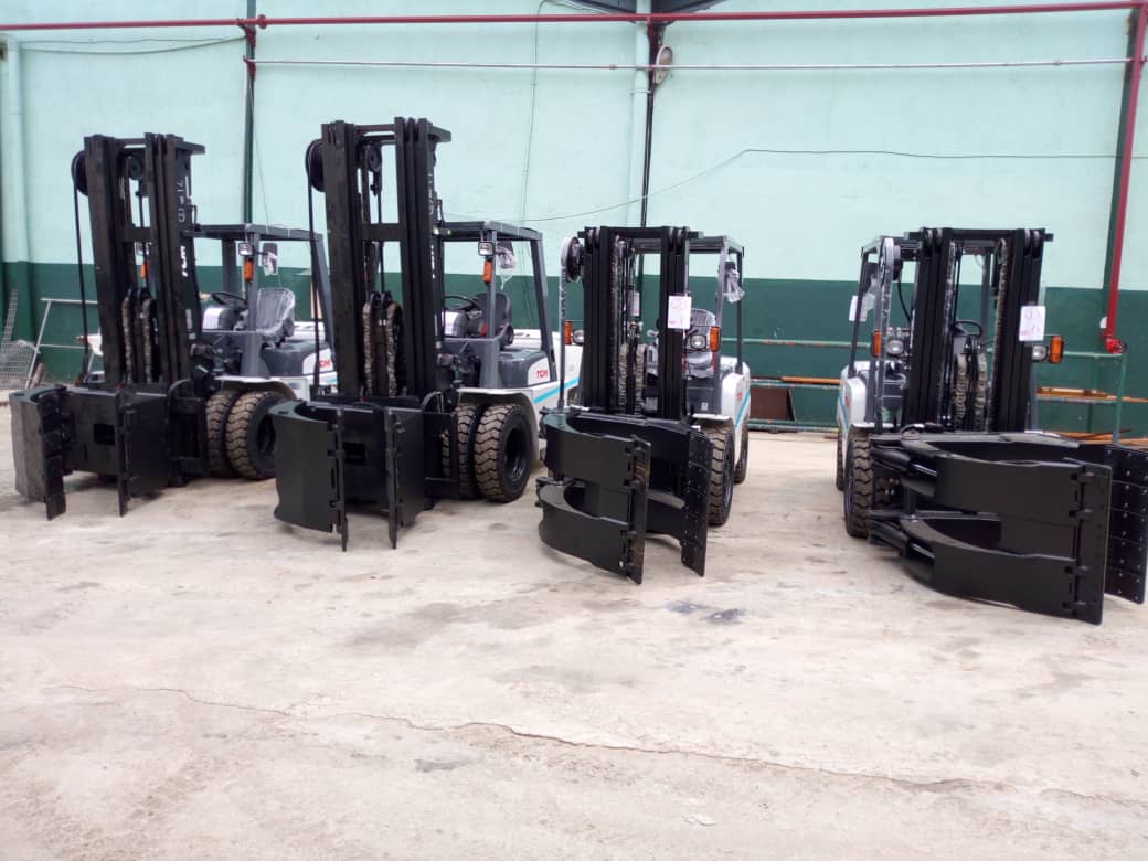 topekots's tweet image. Newly delivered TCM Japanese forklifts with Paper Roll Clamp attachment to our client in Nigeria. Contact tope@gz-equip.com or 08073893552 for your inquiry. @NigeriaTcm @BeverageInd @CocaCola_NG @BeverageDigest @FMCGCEO @EatDrinkLagos