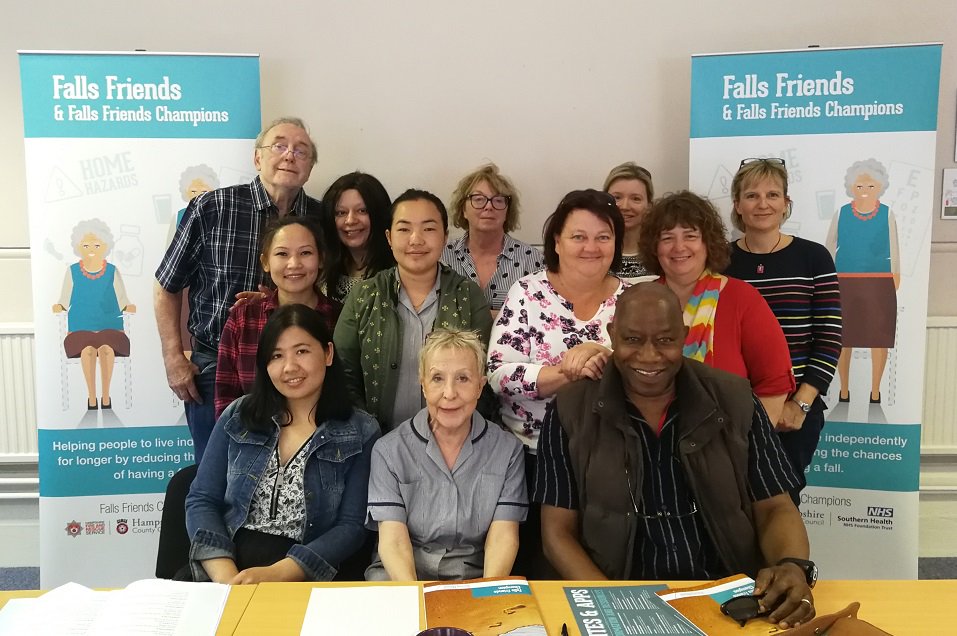 PH_Hampshire's tweet photo. Congratulations to the 12 new Falls Friends Champions who completed their training in Aldershot yesterday and are committed to helping prevent falls in older people #fallsprevention  #fallsfriends Learn more here https://t.co/Ng1BirbkQs @hantsconnect https://t.co/KiDDiMWxQ8