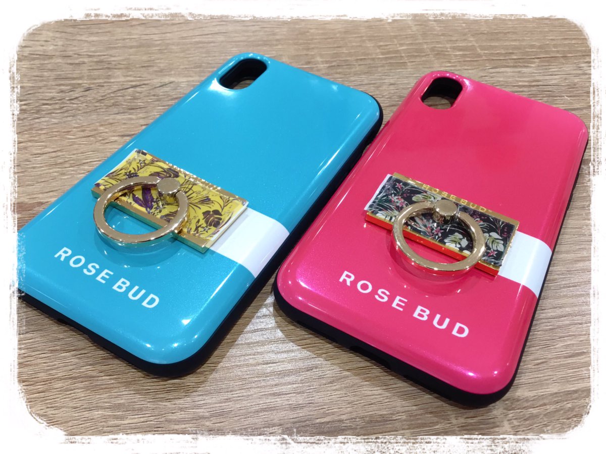 mfactory_shiga's tweet photo. 💁‍♀️スタッフおすすめ🌟
ROSE BUDのシェルケースはシンプルなデザインで男女問わず人気です😍💕
同じROSE BUDのスマホリングとセットで使って頂くとリングのモンステラ柄とトロピカルな色味がワンポイントになって一気に雰囲気が変わりますよ🤗🌺
リングは落下防止にもなるのでオススメです🙆‍♀️✨ https://t.co/kbYQpm5P2c