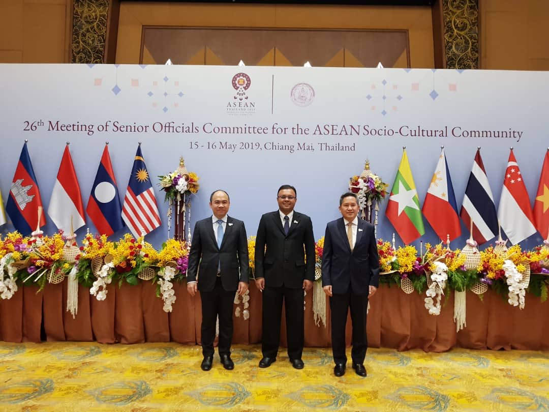26th Meeting of Senior Officials Committe of Asean Socio Cultural Community.

Delegasi Kementerian Pelancongan, Seni dan Budaya Malaysia diketuai oleh YBhg. Datuk Isham Ishak, Ketua Setiausaha MOTAC.

#MyMotac #MalaysiaTrulyAsia #SeniBudaya #VisitMalaysia
