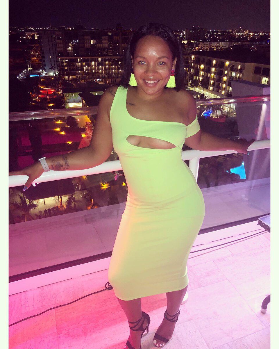 OfficialLIZ___'s tweet photo. T W E N T Y F I V E 🍾🎉 #AndBlessed #5.14 https://t.co/26v4NnEeNg