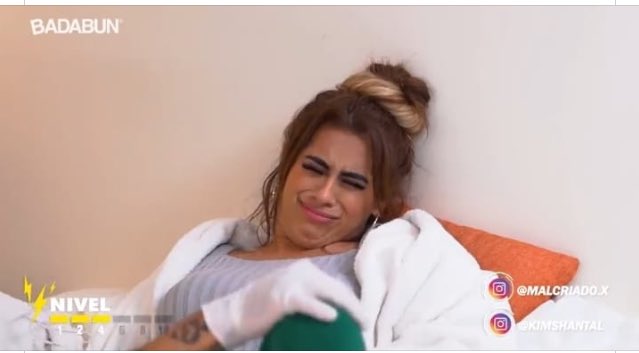 Mi cara cuando mi ex pública que la tiene una riatota.