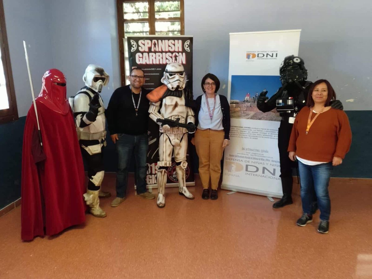 501stSPD's tweet photo. TR-92001 on troop for DNI Association (International Defense of Children) at Las Fuentes Youth Home (Zaragoza) on May The 4th 2019
📸: Eduardo Bayón
#SovereignProtectors #SpanishGarrison
#CierzoSquad
#501stLegion
#BadGuysDoingGood https://t.co/lX9fE2GpN7