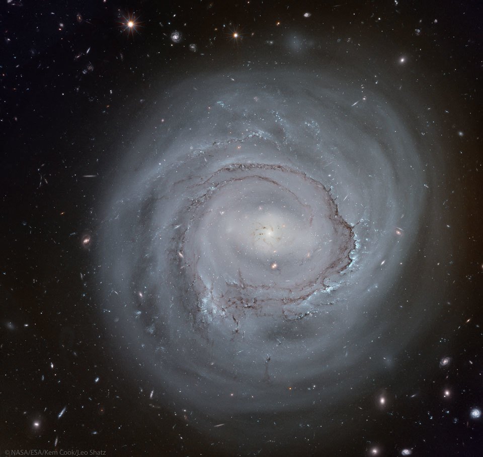 Anemic Spiral NGC 4921 from Hubble  via NASA go.nasa.gov/2WDF8Rj