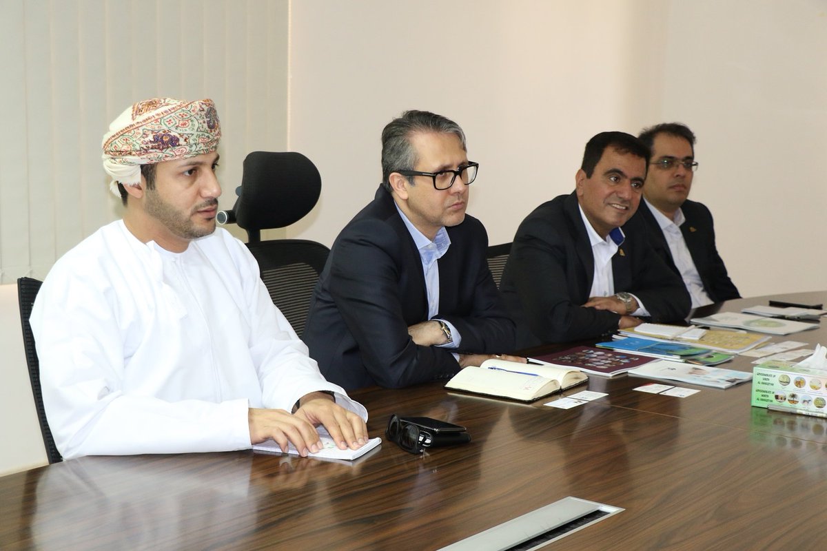 OmanMHT's tweet photo. التقى السيد عادل بن المرداس البوسعيدي مستشار الشؤون السياحية بالوزارة، بـ شيخ ظاهري-رئيس مجموعة بارسيان السياحية بالجمهورية الإسلامية الإيرانية والوفد المرافق له،وذلك في إطار زيارتهم الرسمية للسلطنة،تم خلال اللقاء مناقشة أوجه التعاون المشترك بين البلدين في مجالات التعاون السياحي. https://t.co/jOpY67IpQe