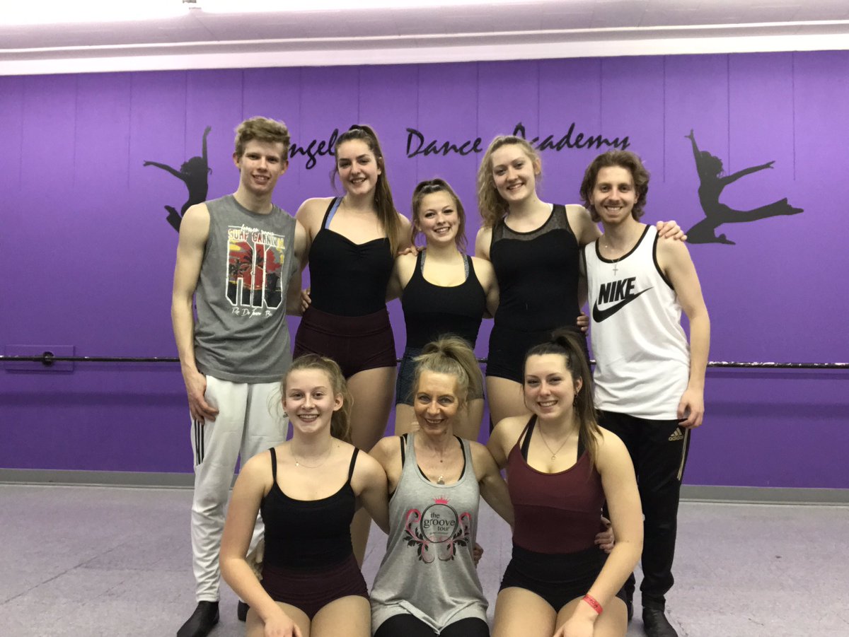 Strasdance's tweet photo. Tonight was our last Tuesday class at the studio...So many magical memories throughout the years with our Senior Class 💜ADA will always be your home💜 #ADA https://t.co/u6rKLafDCP