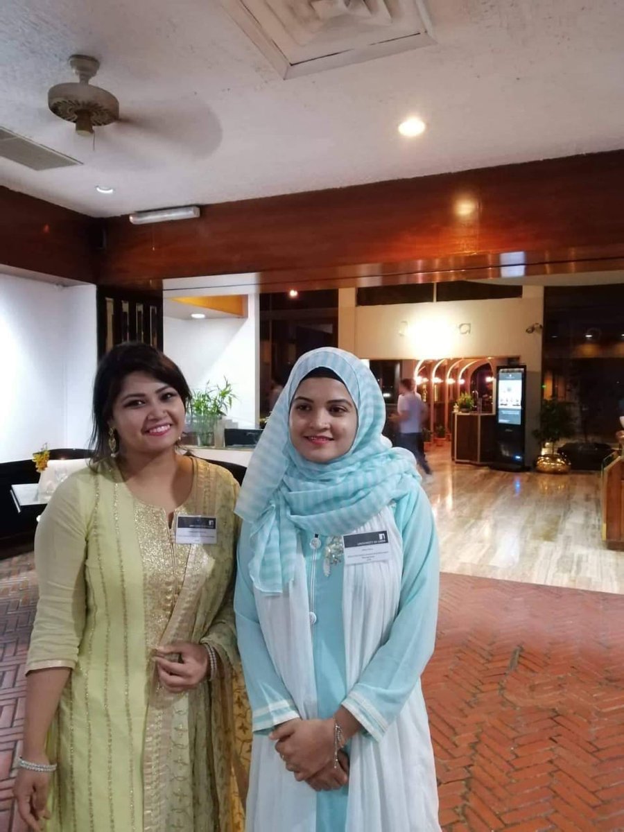LeedsSouthAsia's tweet photo. Our Leeds Alumni get together at least once a year to network and discuss what they miss about Leeds! Join Leeds and become part of a global alumni network! Pictured: Bangladeshi Alumni Get together.

#UniversityofLeeds #StudyUK #DiscoverYou #WeAreInternational #ToBeLeeds #Alumni https://t.co/bRX0db96ht