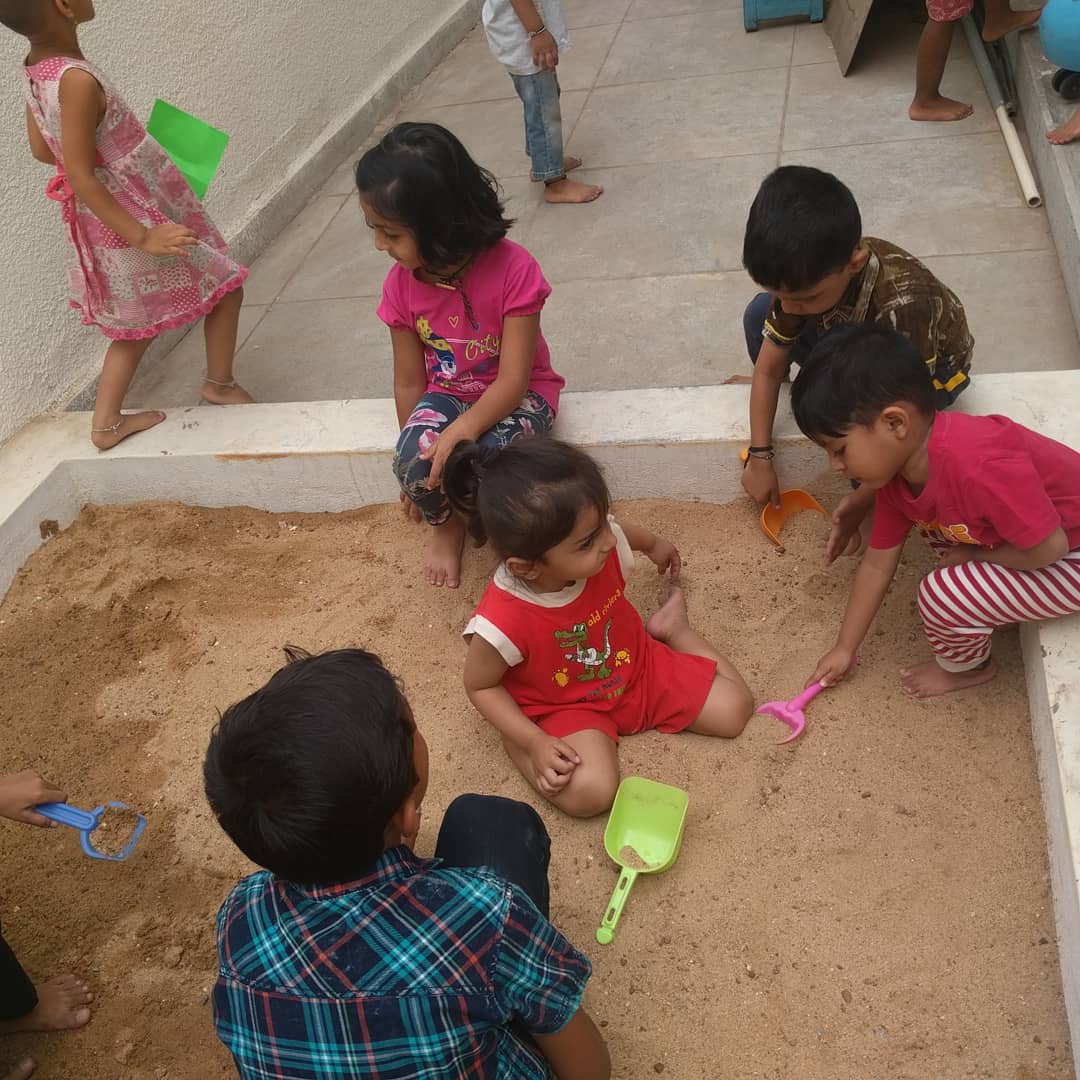SGPreSchool's tweet photo. ✔✔Sand Play 

Students of the summer school got an opportunity to indulge in sand play. 

#summer #Summer_Camp #learnthroughplay #activity #largest #preschool #global_preschool  #best_preschool  #girinagar #girinagar_circle  #bsk #banshankari #bangalore #bangaloreschools https://t.co/f4fWyyDGqO