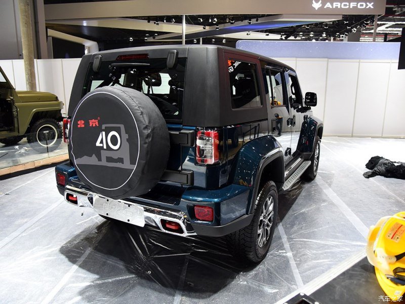 chinapev1's tweet photo. BAIC launched a special version for its off-road model Beijing BJ40, lightweight rim, better power, handling and fuel economy, configuration is also improved. price range of RMB 174,800-184,800 (~US$25,433 – US$26,888) #BeijingAuto #BAIC #BJ40 #Chinesecar
https://t.co/TuKUfe6nro https://t.co/Czs0UcPz7l