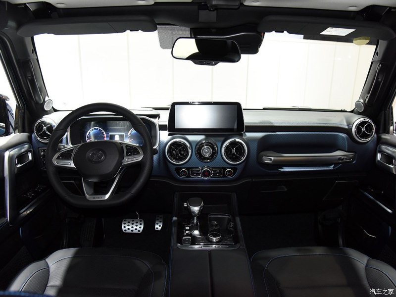chinapev1's tweet photo. BAIC launched a special version for its off-road model Beijing BJ40, lightweight rim, better power, handling and fuel economy, configuration is also improved. price range of RMB 174,800-184,800 (~US$25,433 – US$26,888) #BeijingAuto #BAIC #BJ40 #Chinesecar
https://t.co/TuKUfe6nro https://t.co/Czs0UcPz7l