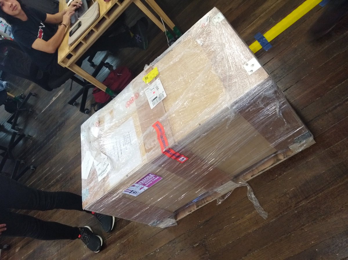 xorglord's tweet image. I&apos;ve never received a genuine crate before. This thing is legit. #gamedevgoals