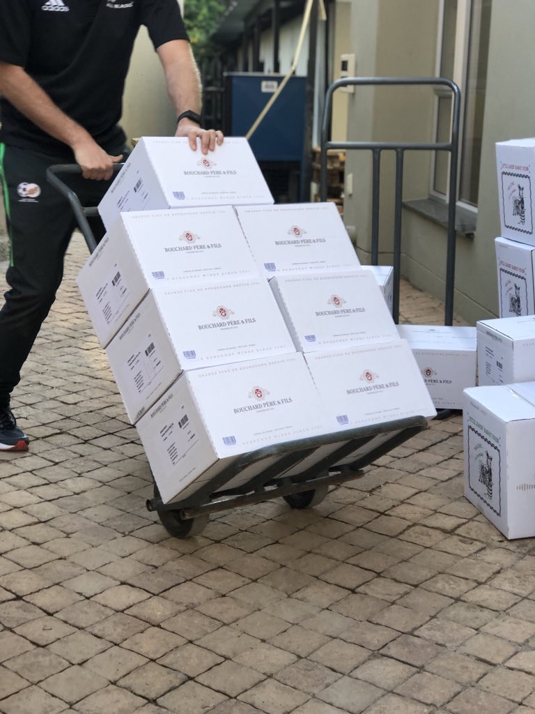 GreatDomainesSA's tweet photo. New arrivals early this morning! Lookout for our next mailers or contact your account manager if you want to be first in line! #drinkgreatdomaines #JLChave #Donnhoff #Bouchardpereetfils #ElioGrasso to just name a few https://t.co/tJjsgxnqdt