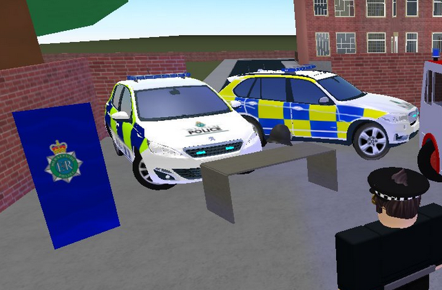 Our colleagues over at <a href="/MerPolRBX/">Merseyside Police RBLX</a> are recruting constables!, if you or your friend are interested, retweet this and spread the word! goo.gl/forms/Zlk4DaCJ…